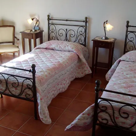 Le Mandre Guest house *