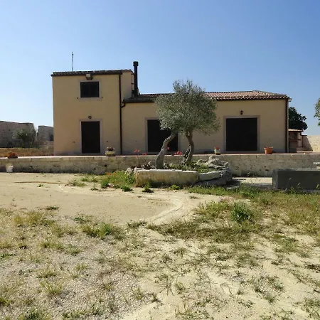 Le Mandre Guest house *